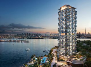 Immeuble résidentiel de grande hauteur avec piscine et vue sur le skyline