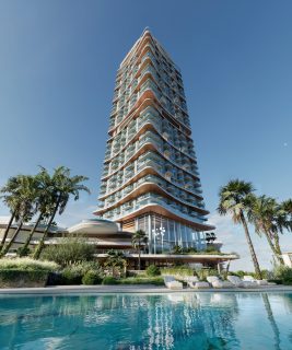 Immeuble résidentiel moderne de grande hauteur avec piscine et palmiers